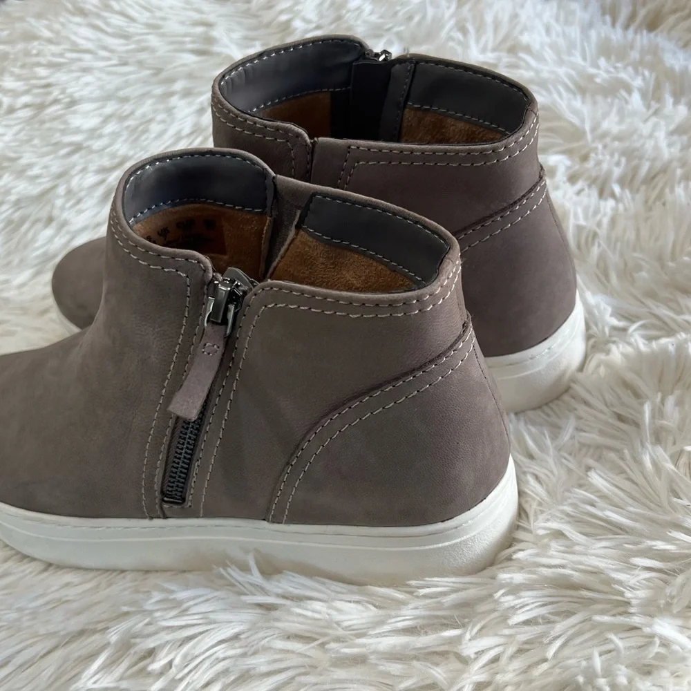 Naturalizer Celeste gray boots size 10‎